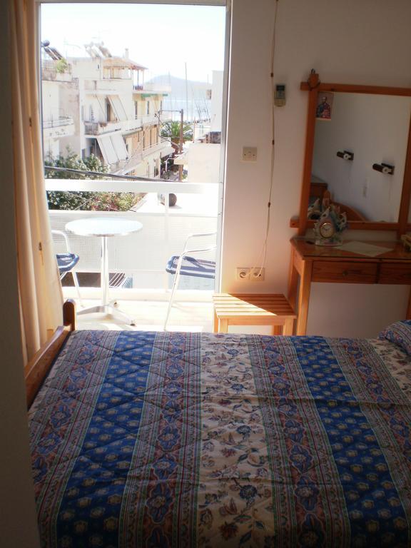 Pension Gina Méthana Habitación foto